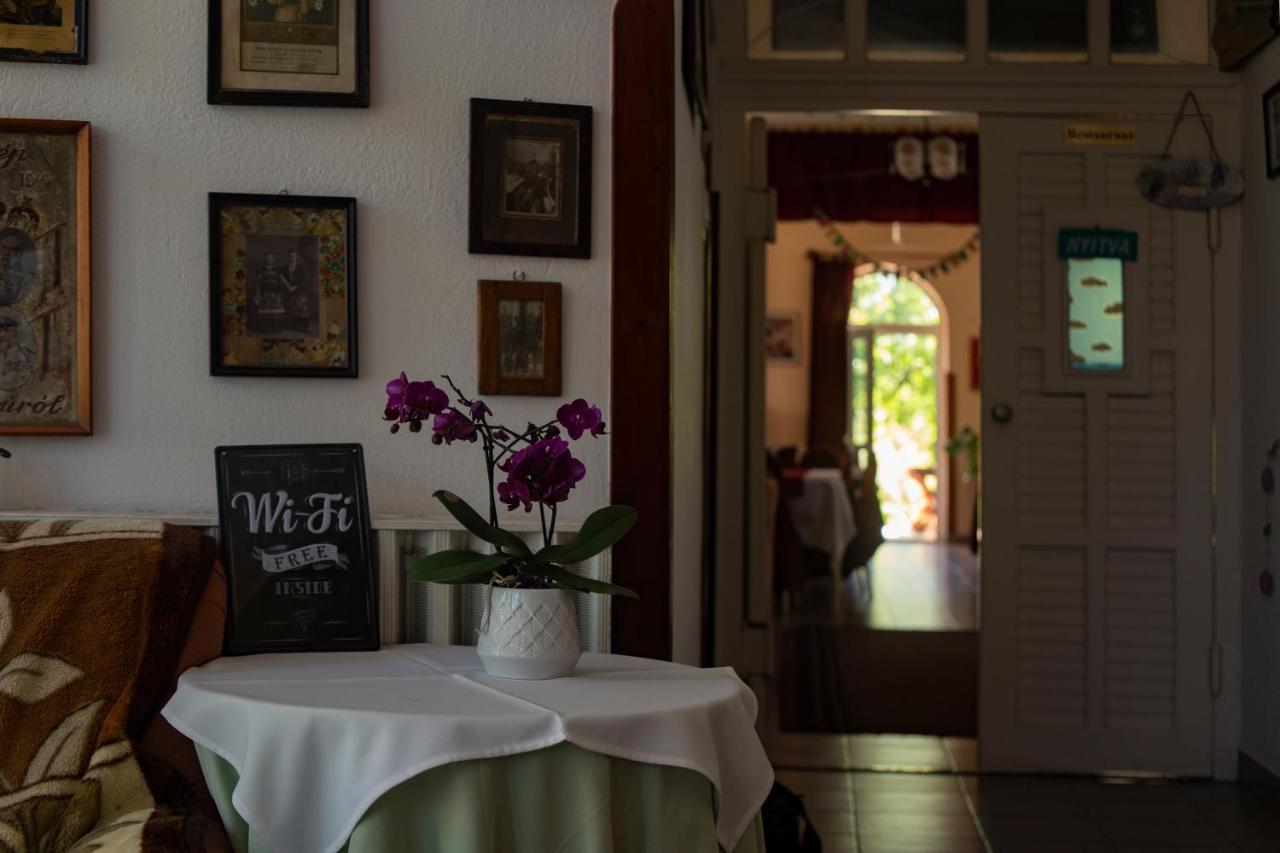 Bed and Breakfast Alabastrom Panzio Es Etterem Bogács Exterior foto