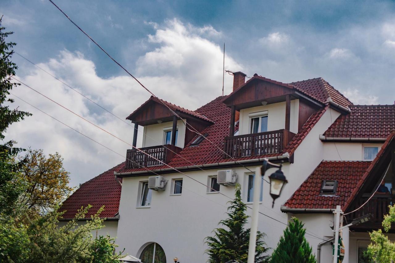 Bed and Breakfast Alabastrom Panzio Es Etterem Bogács Exterior foto
